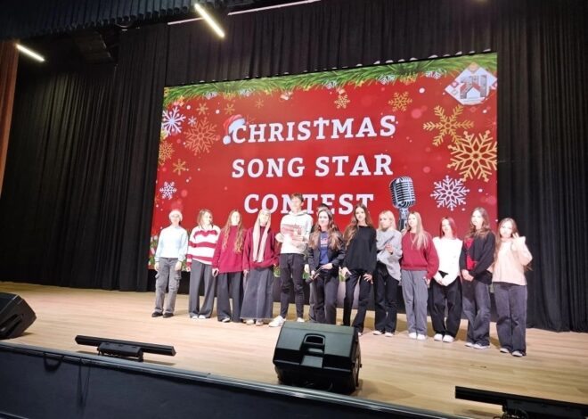 В рамках Недели английского языка состоялся яркий и по-настоящему праздничный конкурс новогодних песен «Christmas song Star»