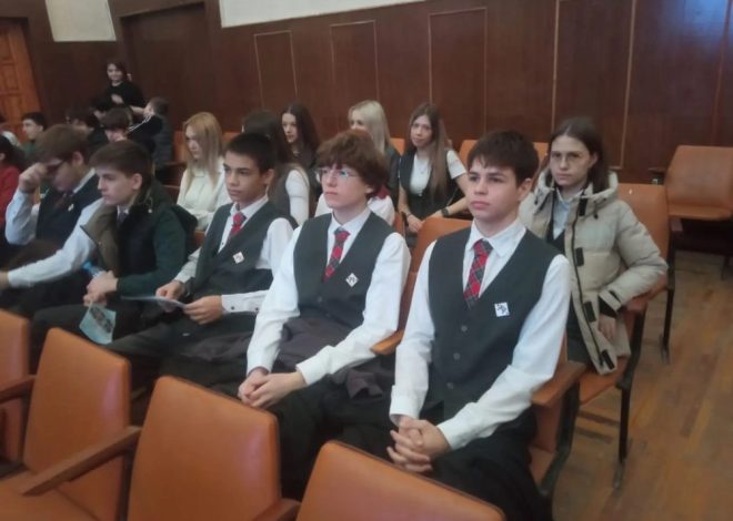 ВЗГЛЯД В БУДУЩЕЕ: школьники познакомились с миром высоких технологий в Колледже машиностроения