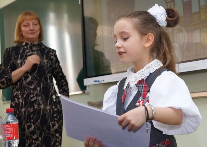 Поздравляем ученицу 1 «Д» класса МАОУ «Школы 74» Михайловскую Стефанию с успешным выступлением на VII ежегодной детской научно‑исследовательской конференции «Я познаю мир»