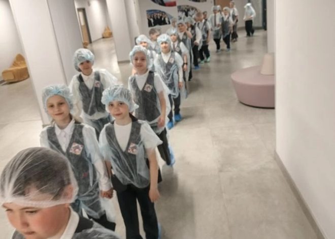 ЗА КУЛИСАМИ ВКУСНОГО ОБЕДА: 2 «И» КЛАСС В ГОСТЯХ У ШКОЛЬНОЙ СТОЛОВОЙ!